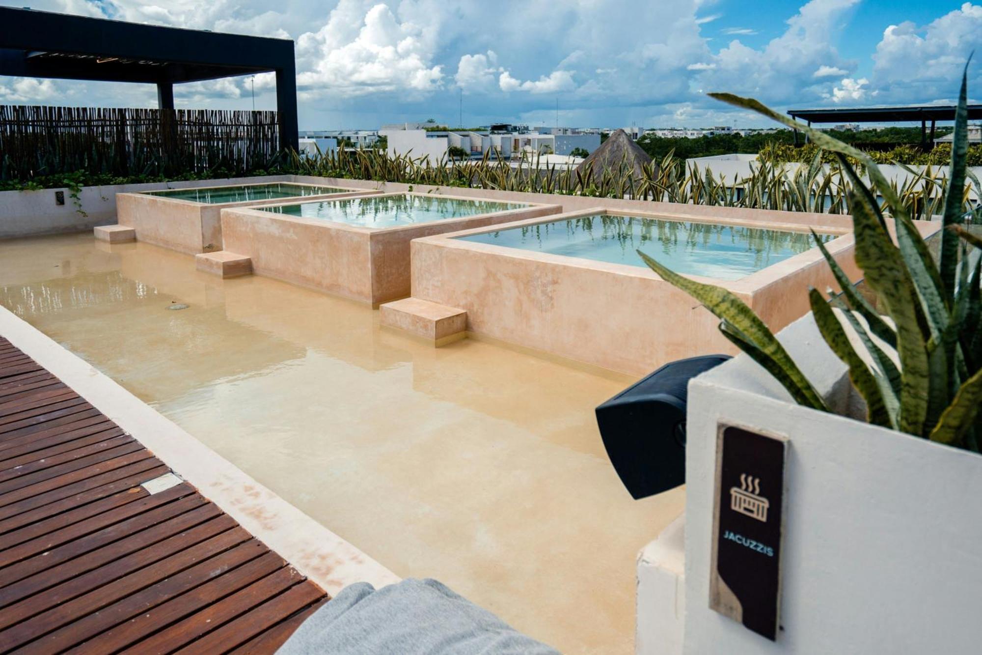 Bloom Hotel *
