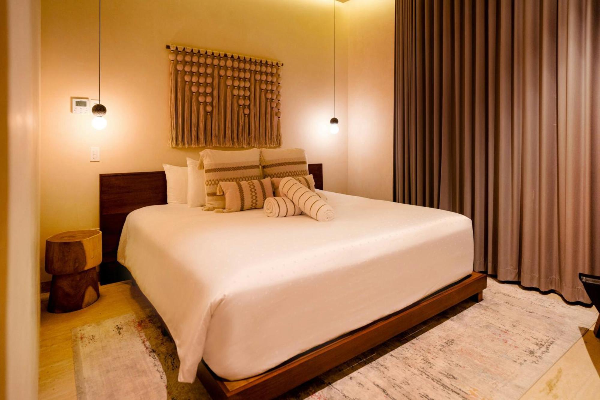 Bloom Hotel *